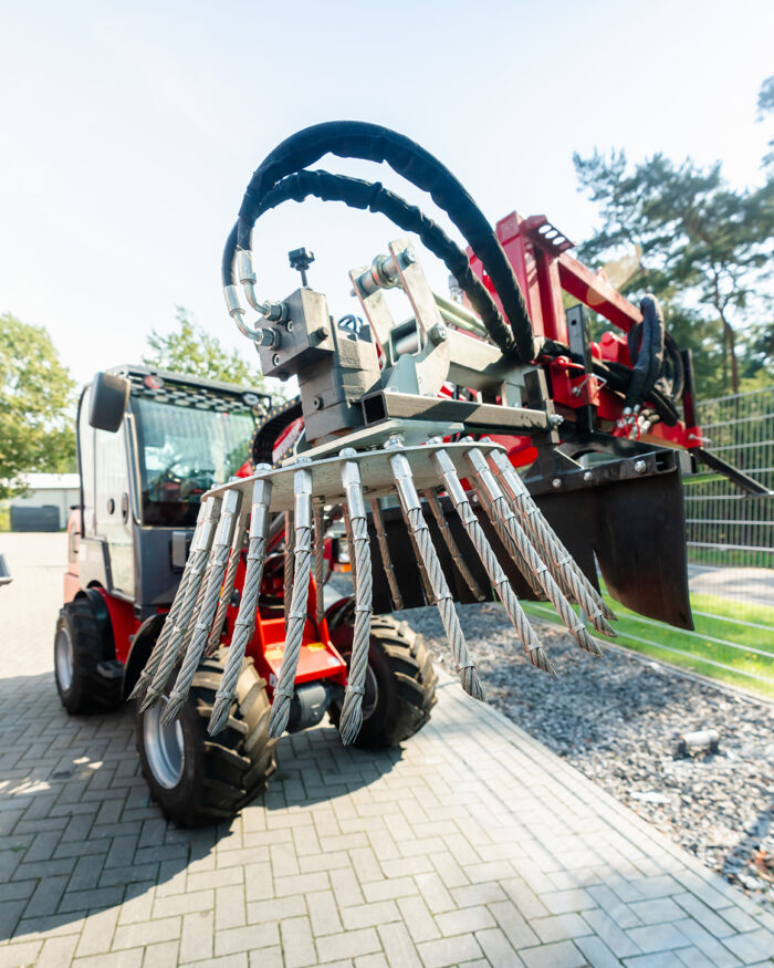 Wildkrautbürste mit Euroaufnahme, hydraulisch – Bild 3